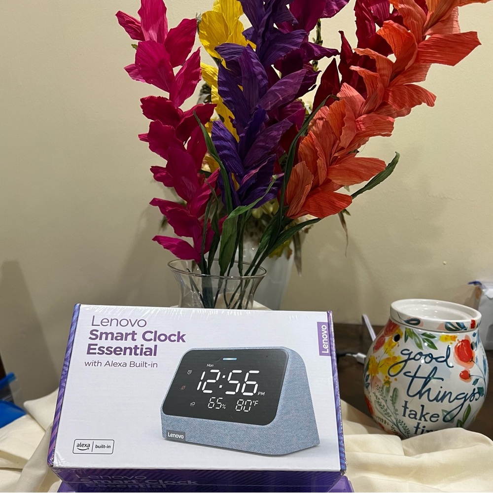 Lenovo Smart Clock Essential with Alexa Built-in Misty Blue - New In Box